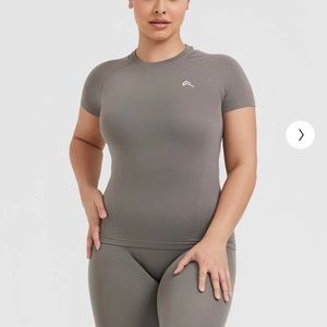 NWT NEW Oner Active GO TO SEAMLESS FITTED TOP Ash Grey S